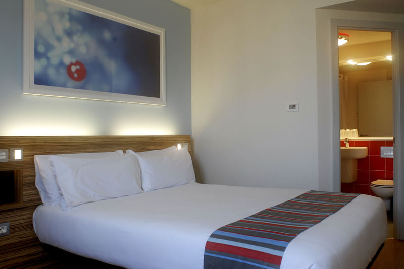 Travelodge London Woolwich Bagian luar foto