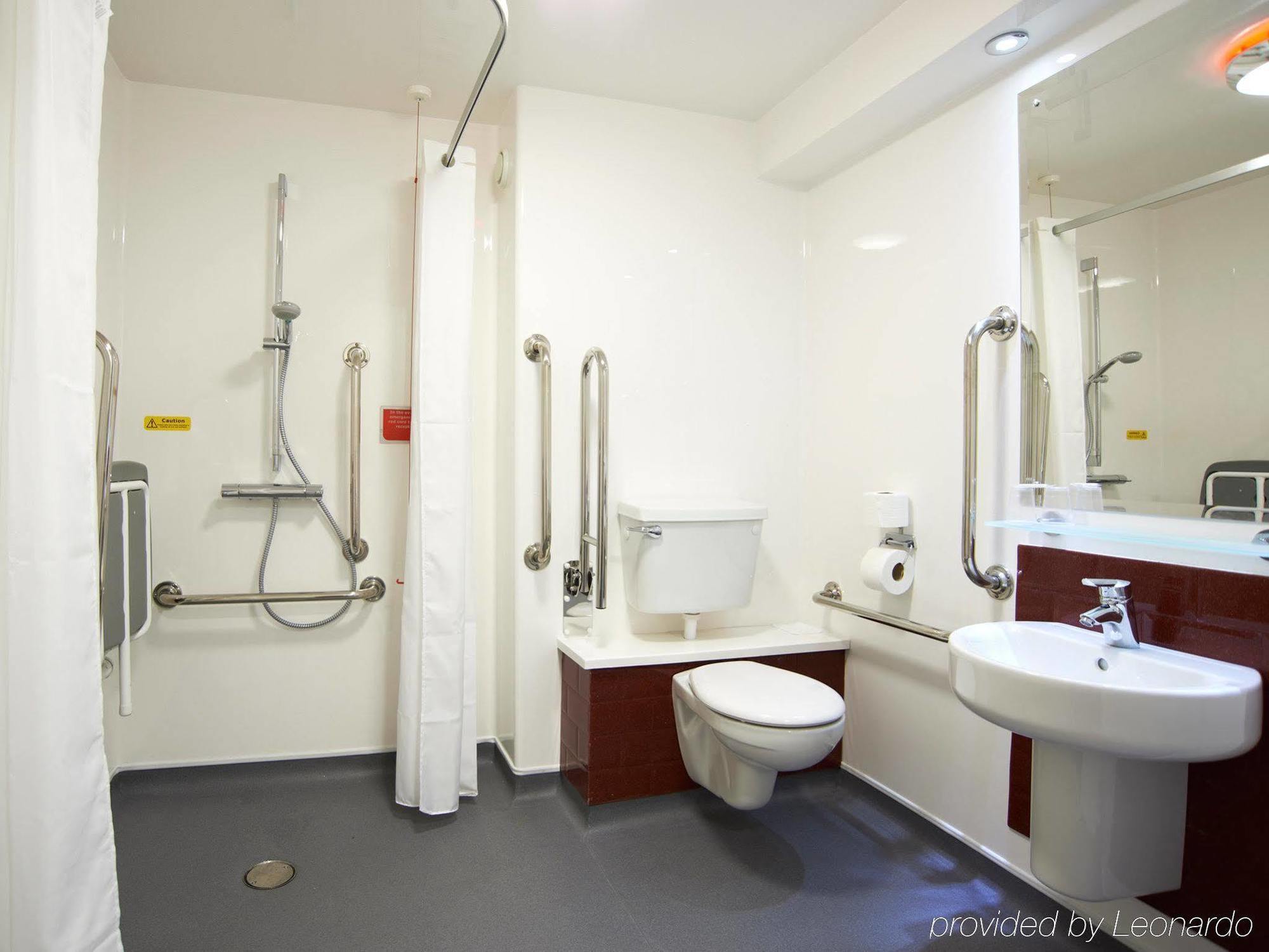 Travelodge London Woolwich Bagian luar foto