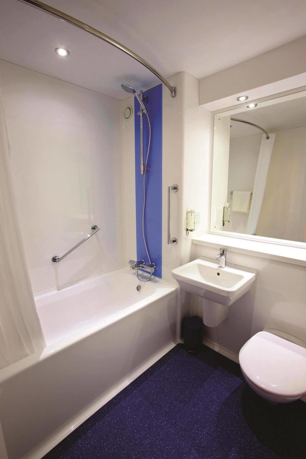 Travelodge London Woolwich Bagian luar foto